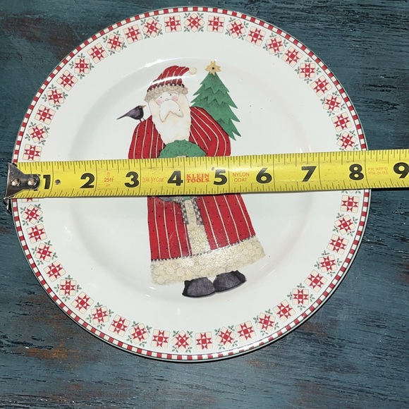 New Debbie Mumm Sakura Santa Plates - Picture 7 of 8